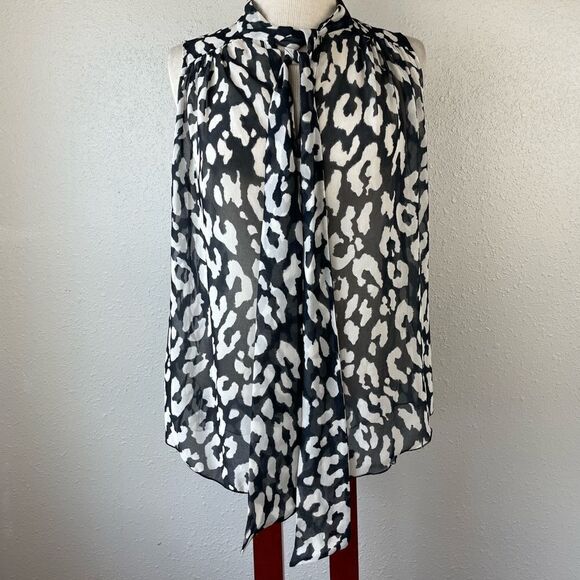 Sweet Pea Sleeveless Blouse Top Size M EUC - Picture 1 of 7